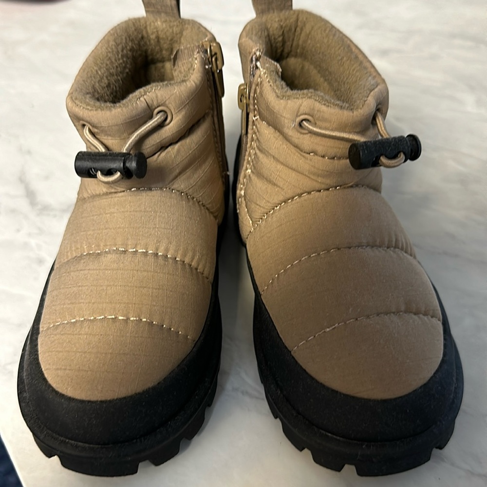 Zara boots Good condition